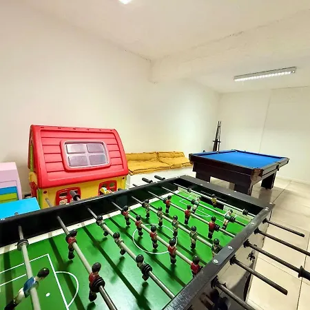 Ritz - Swimming Pool- Free Parking Hébergement de vacances