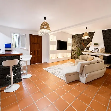 Ritz - Swimming Pool- Free Parking Hébergement de vacances *