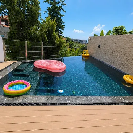Hébergement de vacances Ritz - Swimming Pool- Free Parking *